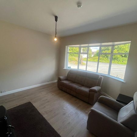 Yeats Lodge Self Catering Apartment And Bar ゴールウェイ エクステリア 写真