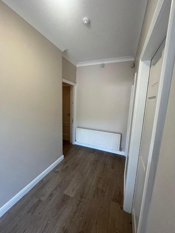 Yeats Lodge Self Catering Apartment And Bar ゴールウェイ エクステリア 写真