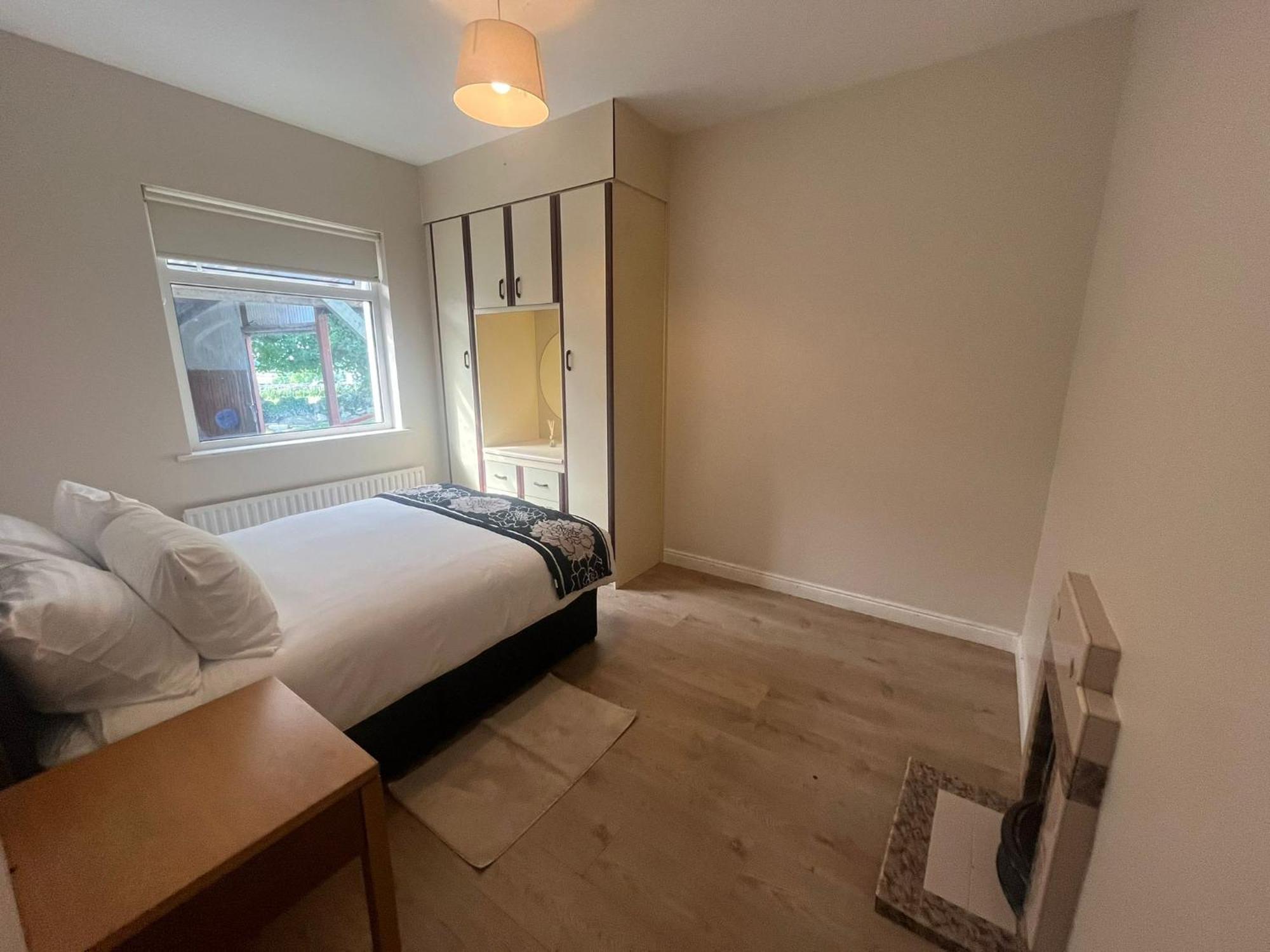 Yeats Lodge Self Catering Apartment And Bar ゴールウェイ エクステリア 写真